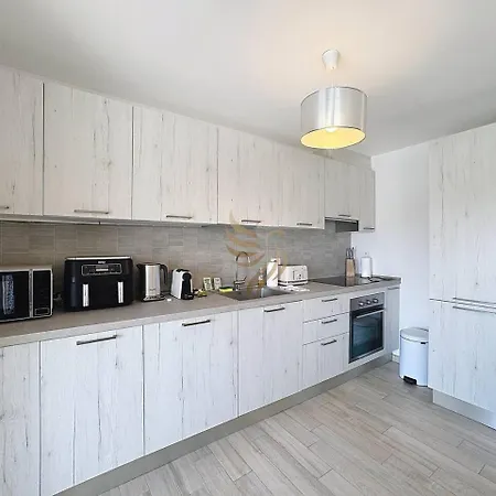 Lejlighed Serenity Getaway-4 People-wifi-terrace-garage *
